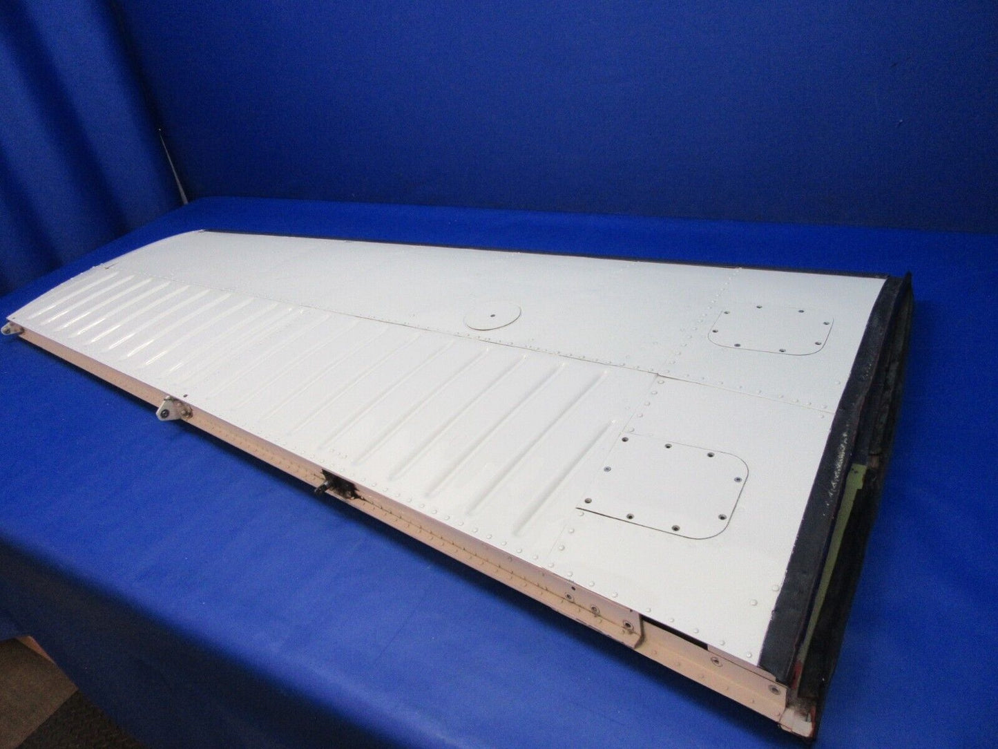 Beech 95-B55 Baron RH Horizontal Stabilizer w/ TKS P/N 95-620010-634 (0323-202)