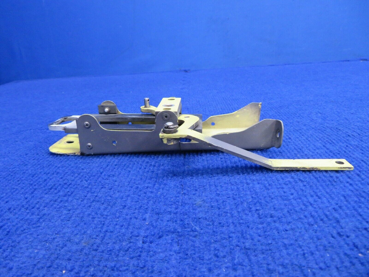 Socata TB-9 Tampico FWD LH Box Assy Door Latch Mechanism P/N 25025004 (0522-604)