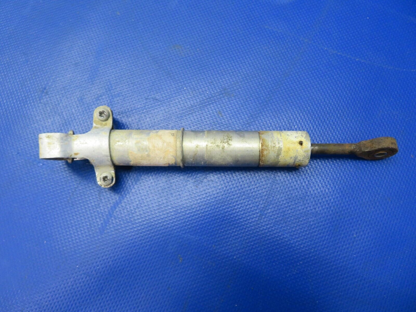 Cessna 172C Trim Tab Actuator Assy P/N 0310293-2 (0821-772)
