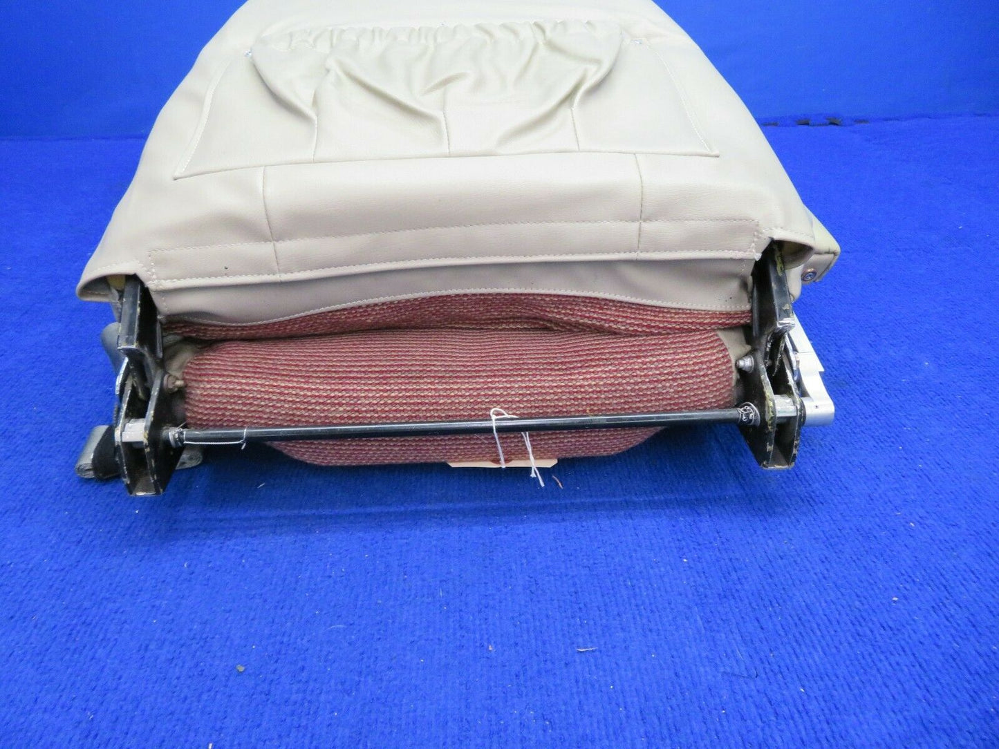 Beech 58 Baron Pilot Seat Assy w/ Armrest P/N 58-530108-1 (0322-782)