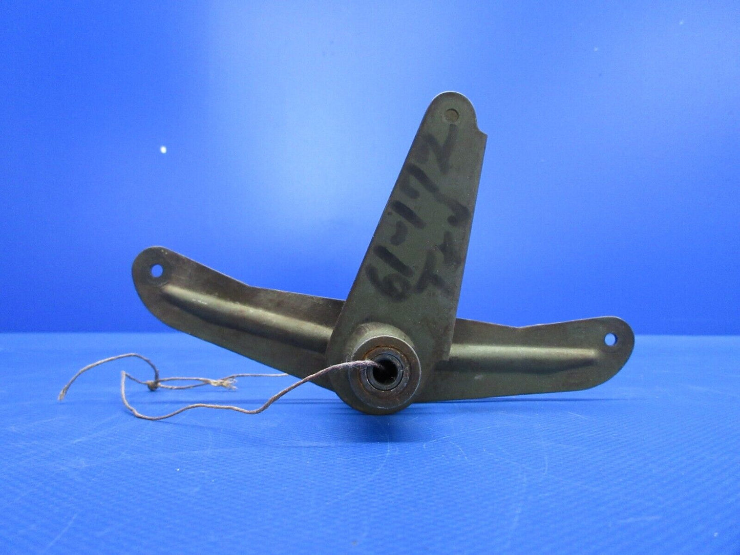 Cessna 172 Flap Bellcrank Assembly Right Hand P/N 0523535-1 (0224-1326)