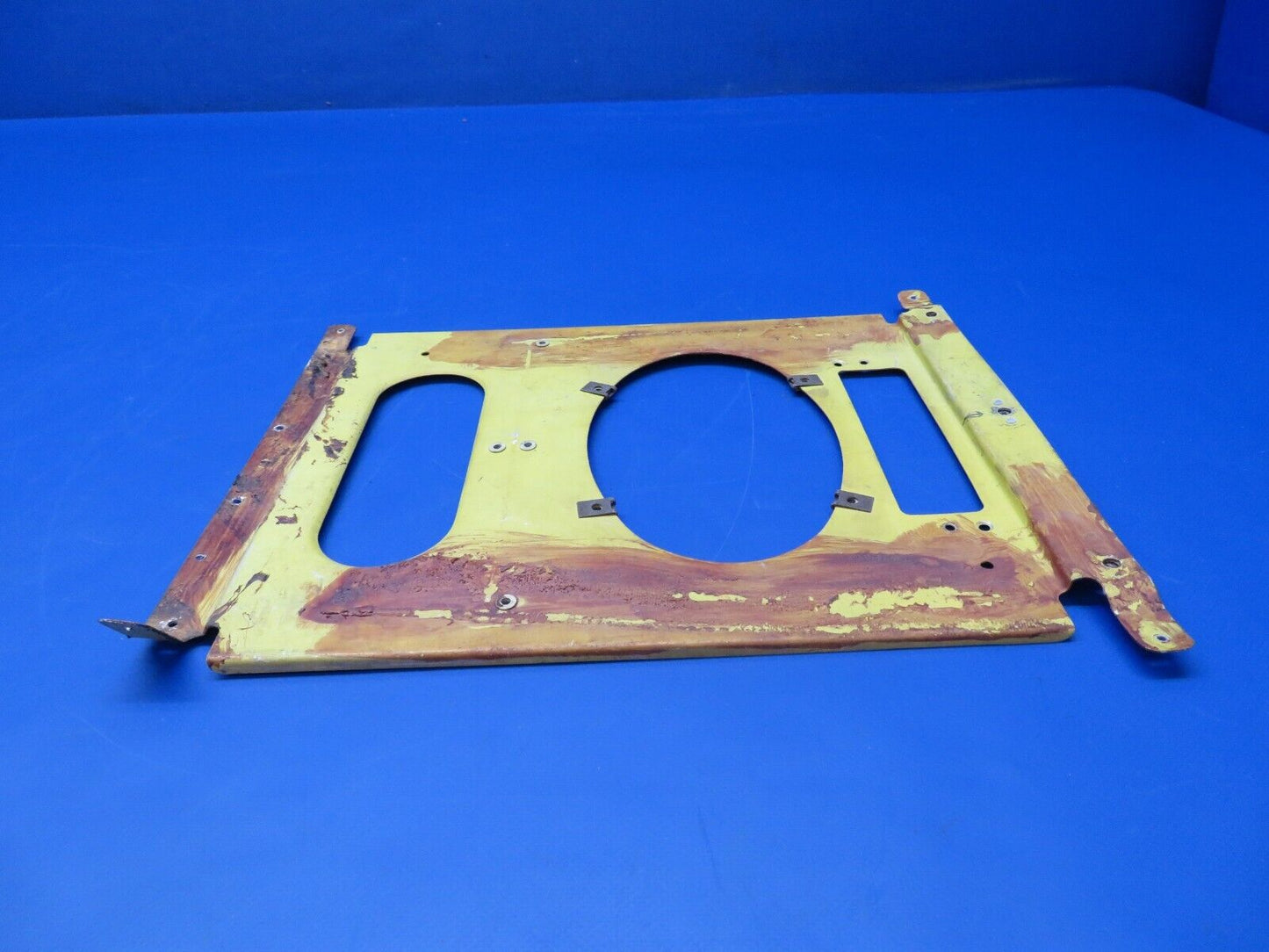 Piper PA-31-350 Speaker & Light Mounting Bracket Assy P/N 44811-00 (1122-384)