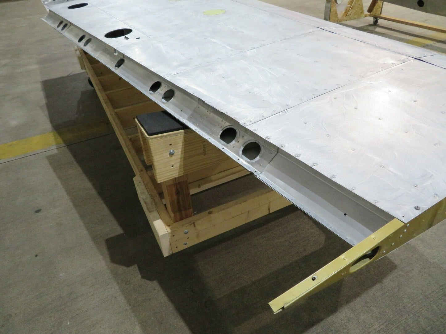 1970 Cessna 150L Left Hand Wing Structure P/N 0426005-91 (1120-358)