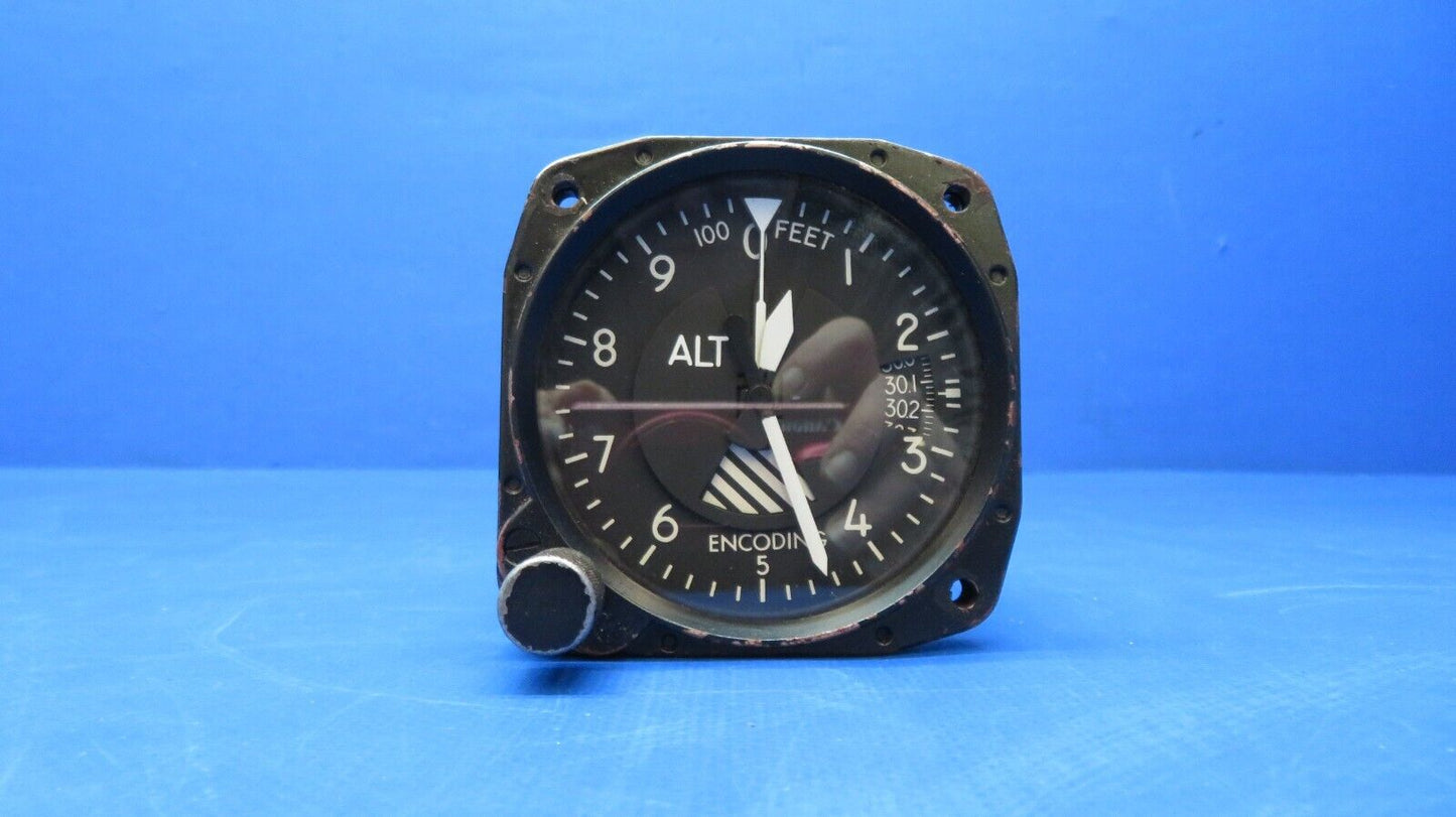 United Instruments Altimeter P/N 5035P-P23 (0523-805)
