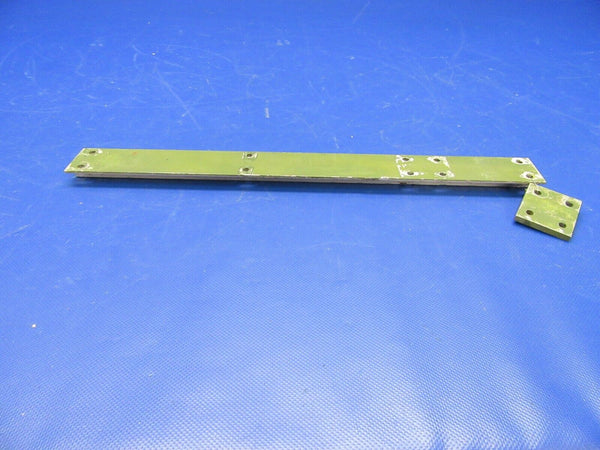 Beech Baron 95-B55 Seat Track Middle Row INBD / OTBD P/N 002-430021-39 (1121-369