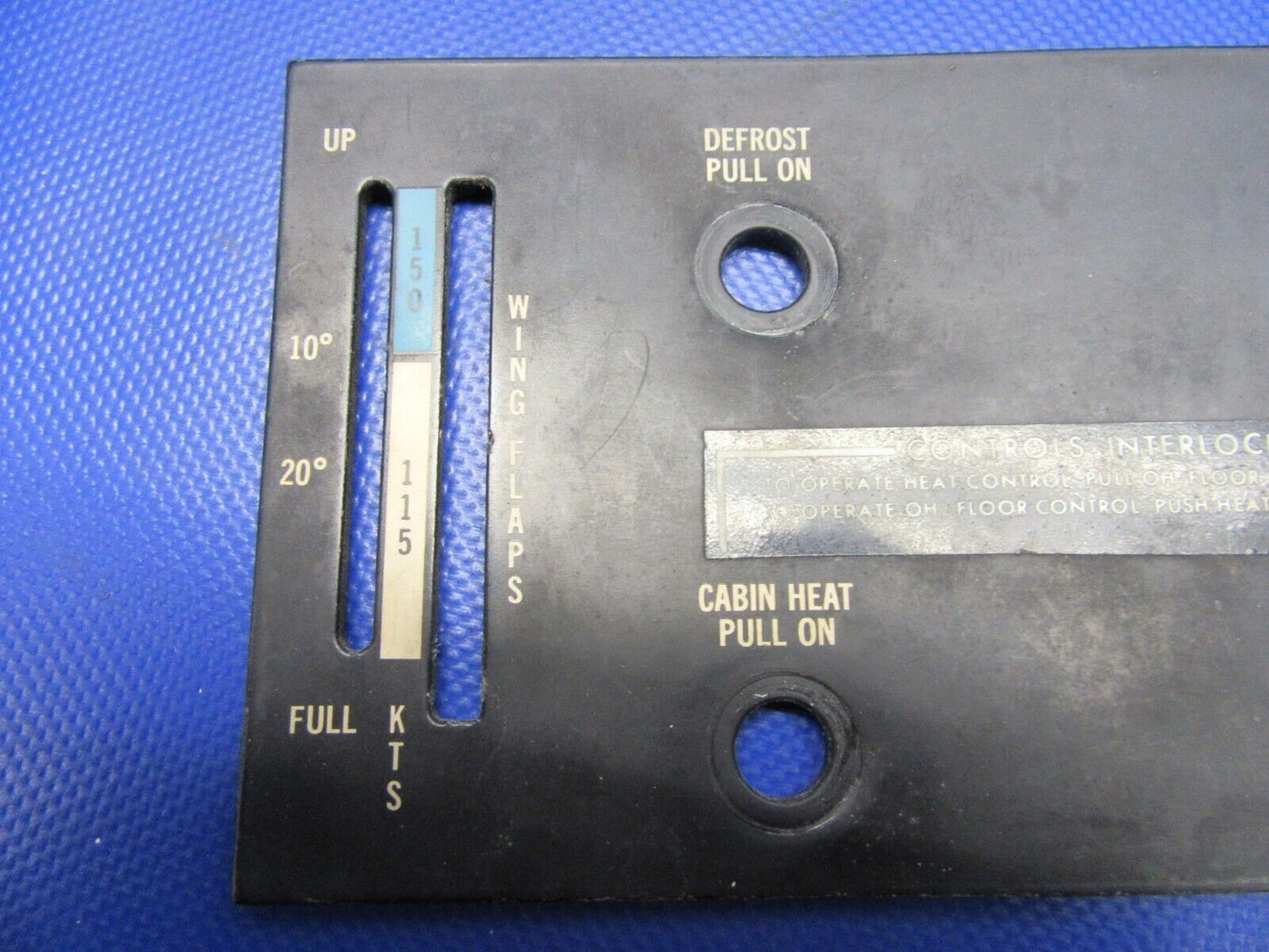 Cessna P210N Instrument Panel / Flap Indicator LWR RH P/N 2113028-4 (0421-500)