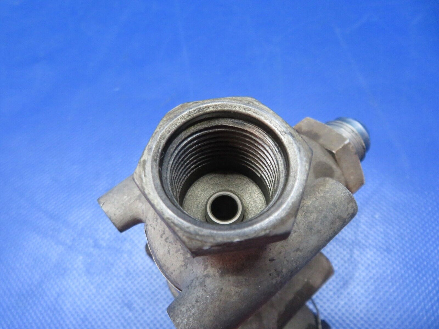 Cessna 401 / 401A B.F. Goodrich Shuttle Valve De-Ice P/N 3D1549-02A-2 (0124-197)