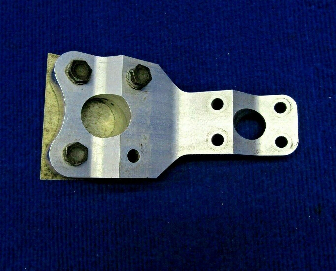 Cirrus SR-22 Axle Fitting Main Gear P/N 18103-001 (0122-378 Cirrus SR-22 Axle Fitting Main Gear P/N 18103-001 (0122-378