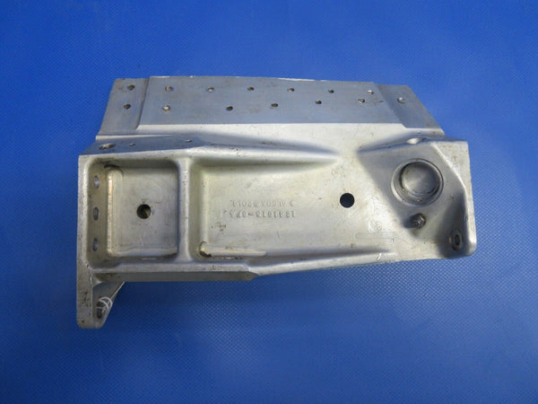 Cessna 210 Main Gear Support OTBD RH P/N 1241615-2 (0124-1313)