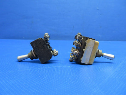 Beech D95A Travel Air Toggle Switches & Circuit Breakers LOT OF 13 (0324-1725)