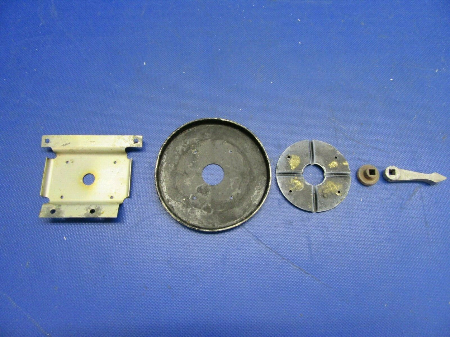 1956 Cessna 182 Plate, Bracket & Handle Fuel Selector P/N 0716167 (0821-653)