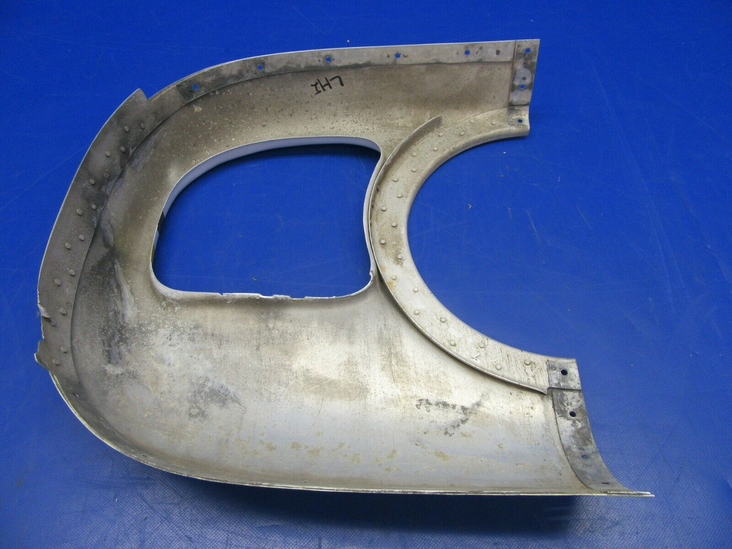 Cessna 310 LH & RH Engine Cowl Nose Cap P/N 0851000-118, 0851000-119 (0620-206)