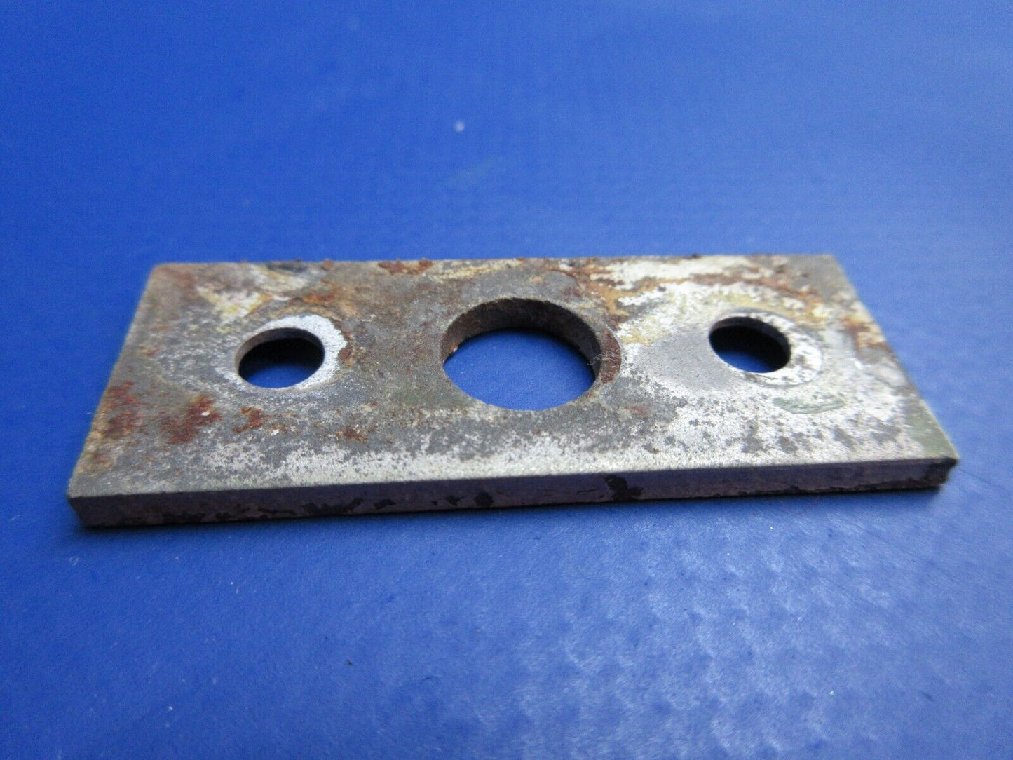 Cessna 401 Cabin Door Strike Plate LOT P/N AV590 (1023-768)