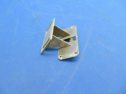 Rockwell Commander 112A Bracket RH Door Catch P/N 43714-502 (1020-332)