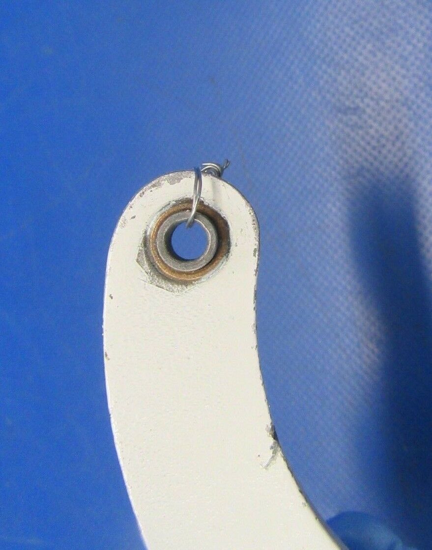 Cessna 310 Hinge Gear Door LH FWD P/N 0813300-7 (1118-142)