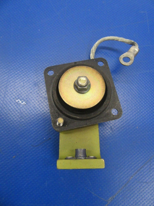 Beech Baron 58P Shock Mount & Support Instrument Panel P/N 96-324075 (0418-123)