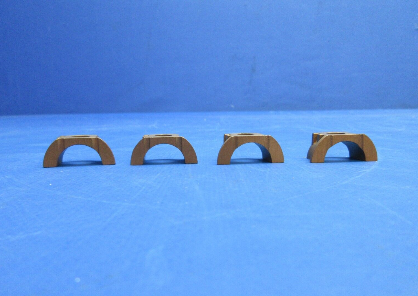Continental Retainer Rocker Thrust P/N 646032 LOT OF 4 NOS (0923-915)