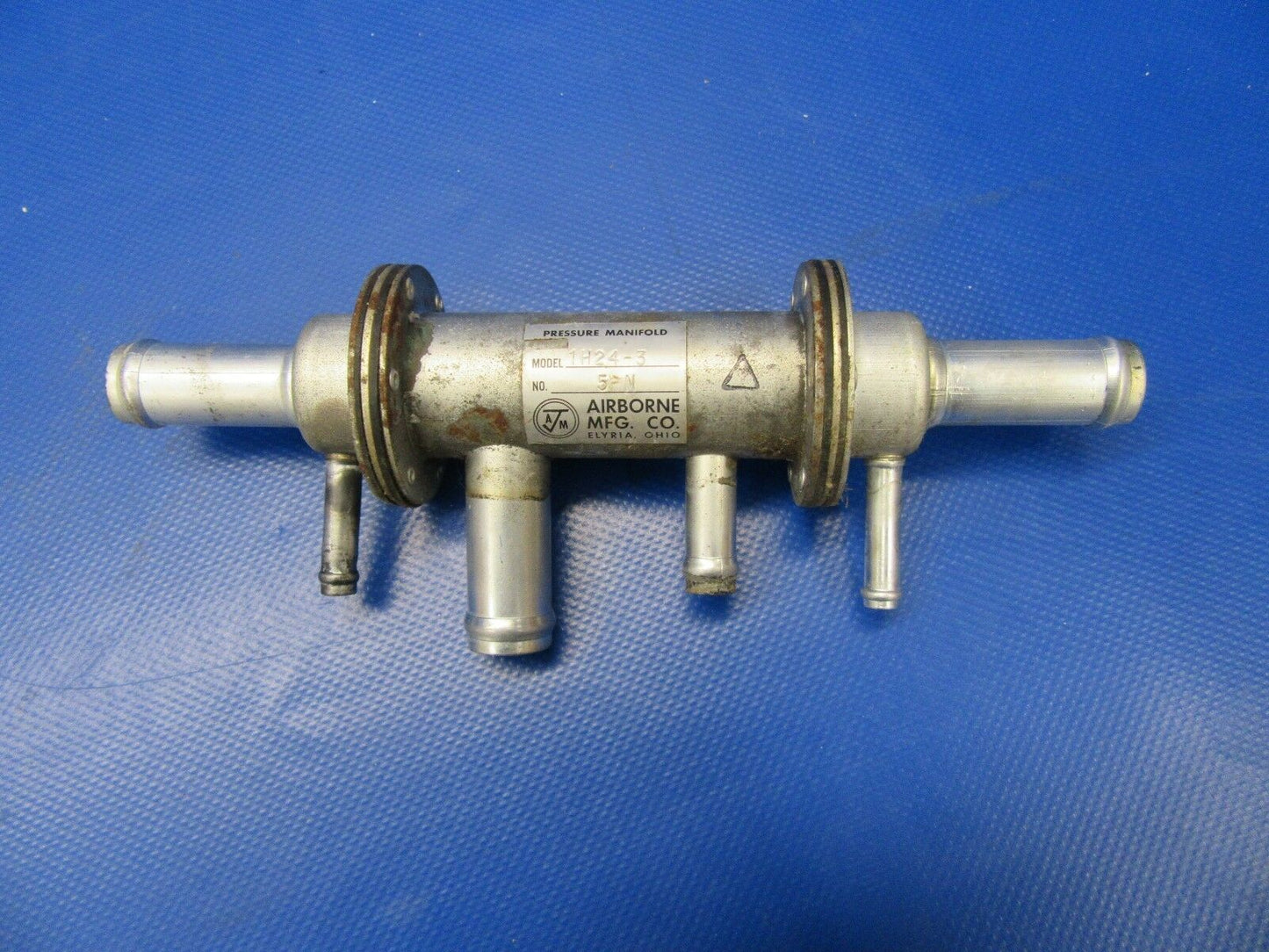 Beech Baron D55 Airborne Vacuum Pressure Manifold P/N 1H24-3  (0717-59)