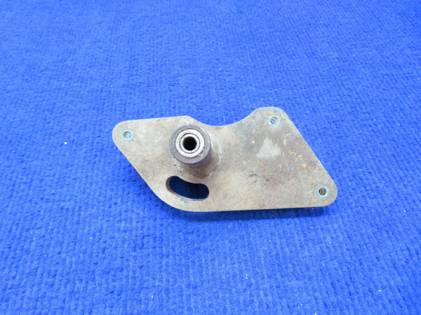 Cessna 182 / 182D Bellcrank Assy LH Aileron P/N 0523223 (0722-427)