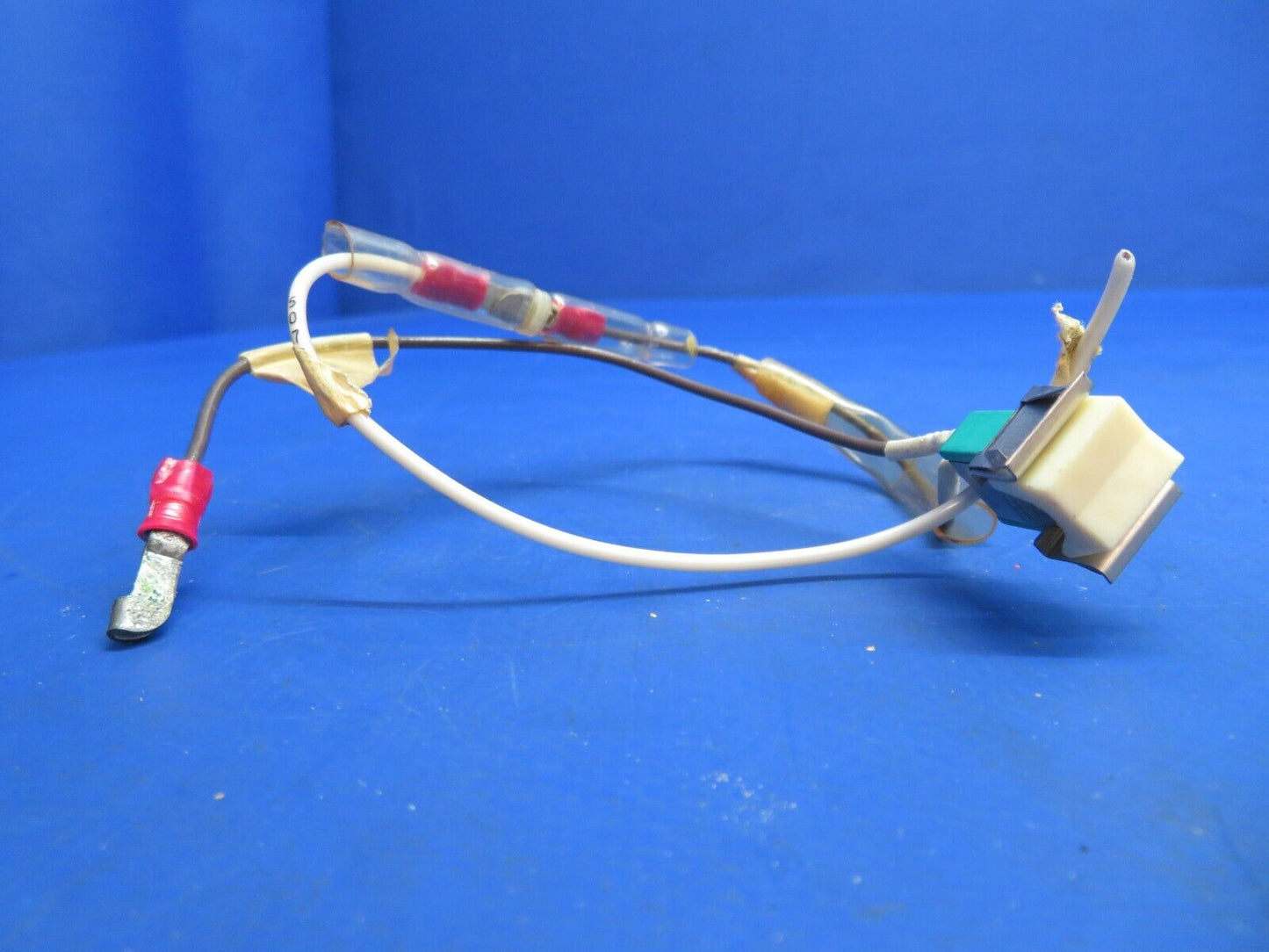 Aerostar 602P Overhead Cabin Light w/ Switch P/N 700009-15 LOT OF 4 (0123-940)