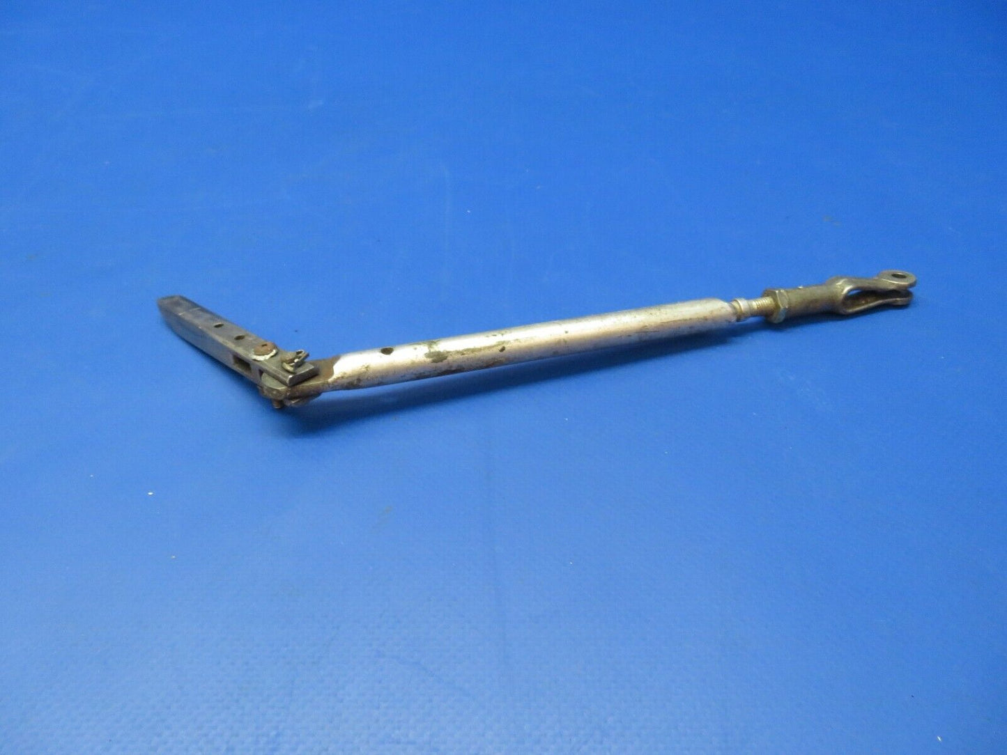 Cessna LWR Cabin Door w/Pin P/N 5111526-2 (1122-361)
