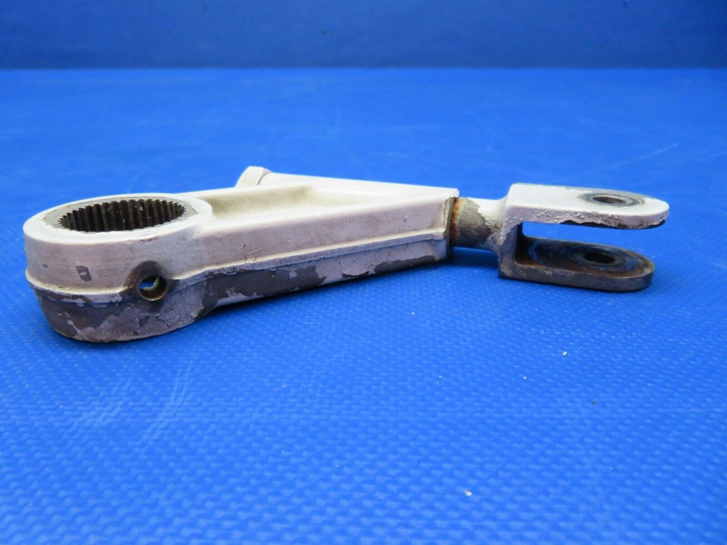 Cessna 401 / 401A NG Adjusting Bellcrank Assy P/N 0842104-2 (0124-110)