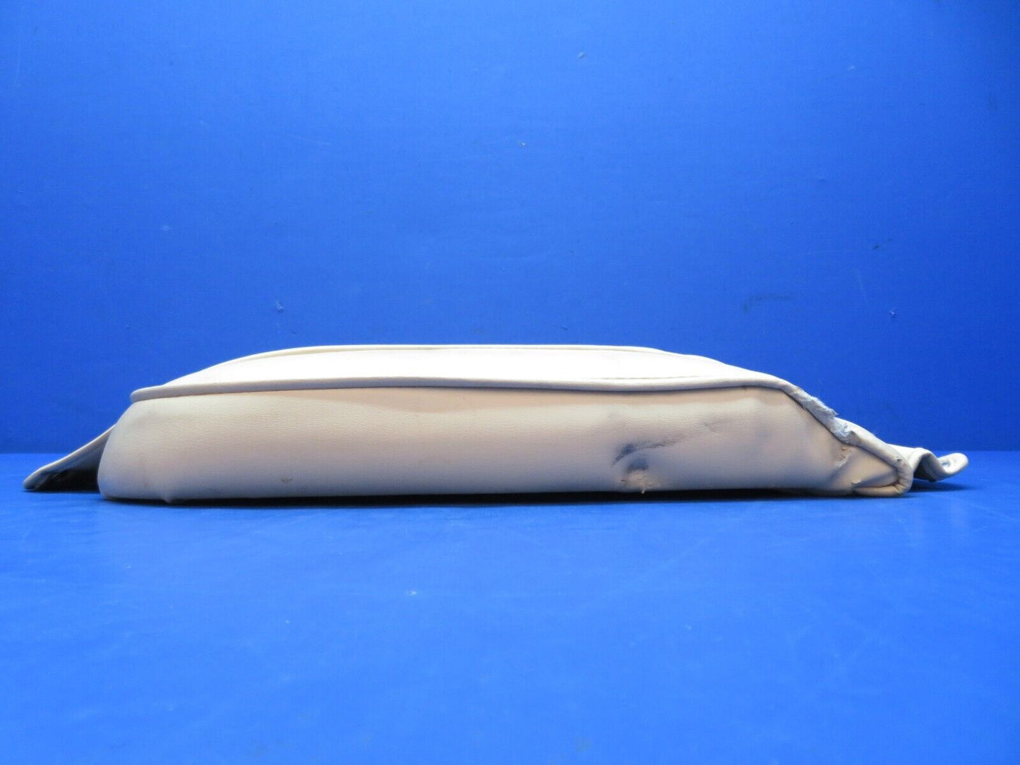 Piper PA-28-140 Rear Seat Assy P/N 65515-05 Cream Vinyl (1123-123)