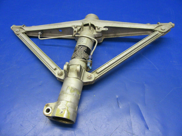 Beech RH Main Landing Gear Truss Assembly P/N 35-815247-22 (0520-235)