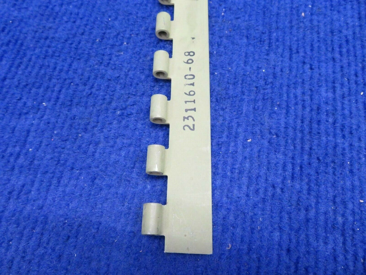 Beech King Air Hinge Half P/N 2311610-68 NOS (0522-587)