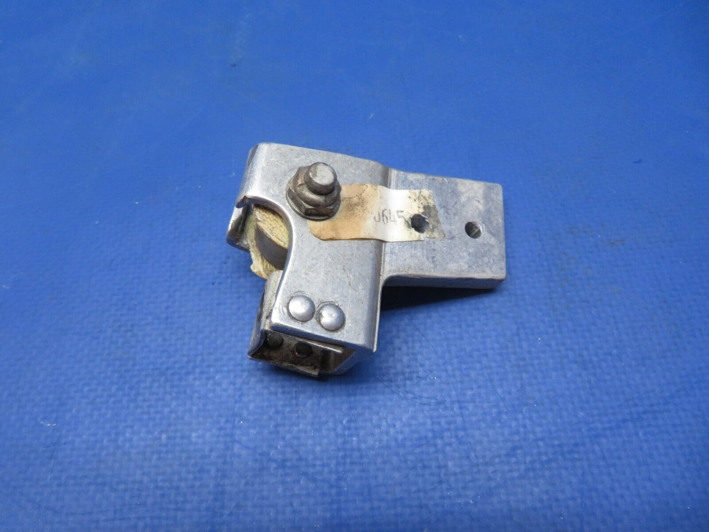 Cessna 172 Wheel Housing Front Seat P/N 0700645-1 (0723-402)
