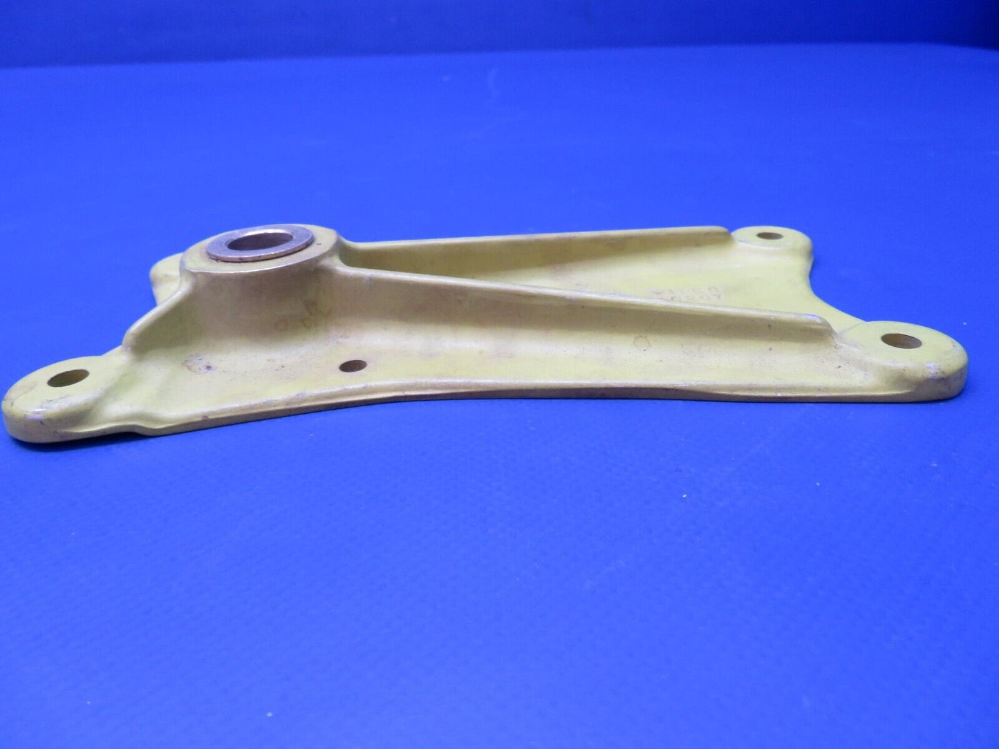 Piper Navajo Main Gear Trunion Fitting P/N 40288-000 NOS (0922-458)
