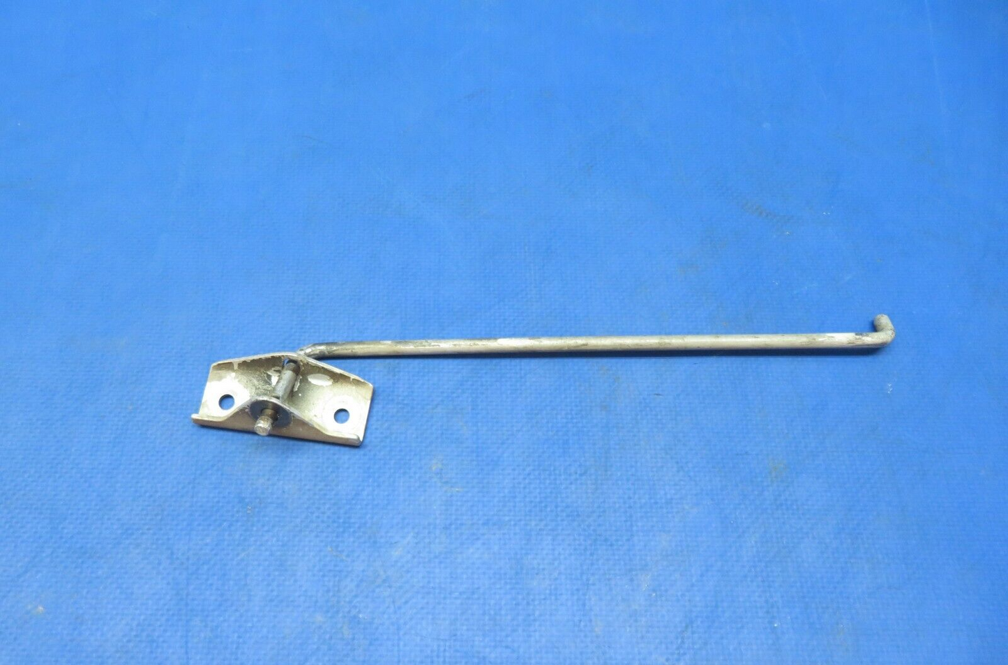 Cessna 310 / 310I Nacelle Door Stay Rod Bracket P/N 0851806-5 (1023-178)