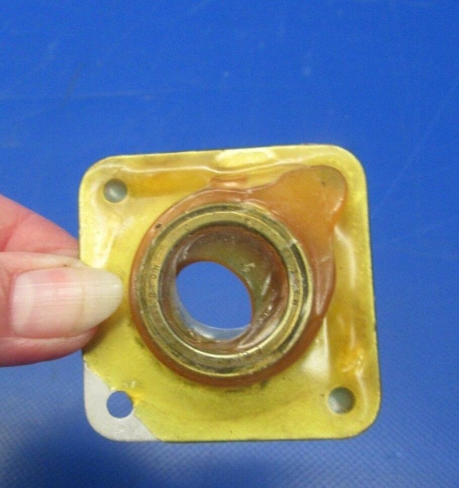 Cessna 310 Bearing / Housing Torque Tube P/N 0813300-35 NOS (0918-49)