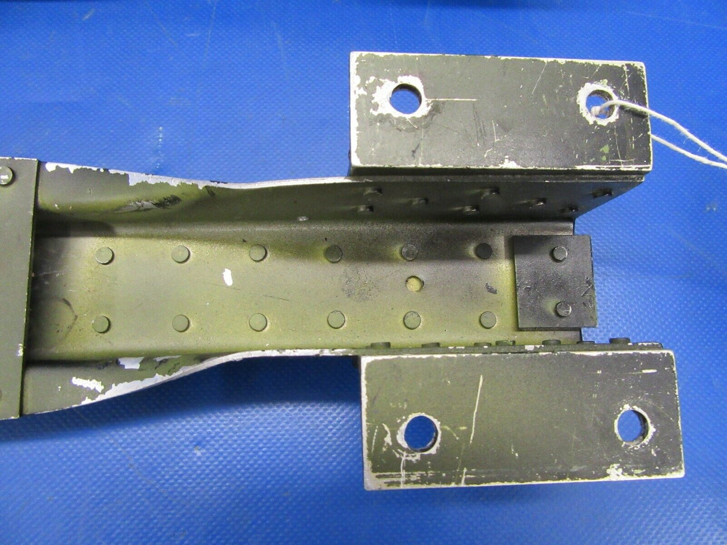 Cessna 310 / T310Q Seat Track Assy RH INBD OTBD 0812987-6, 0812987-7 (0619-109)