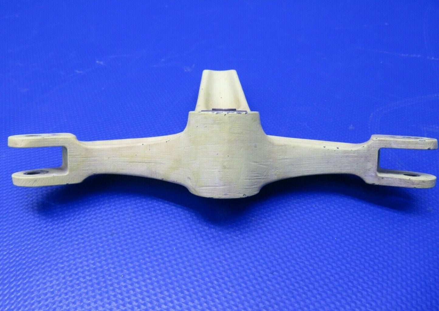 Beech 58 Baron Bellcrank Rudder Control RH P/N 35-524138-2 (0521-64)
