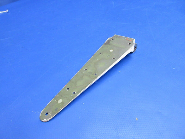 Cessna 401 LWR Hinge Half Cargo Door P/N 5011285-1 (0523-424)