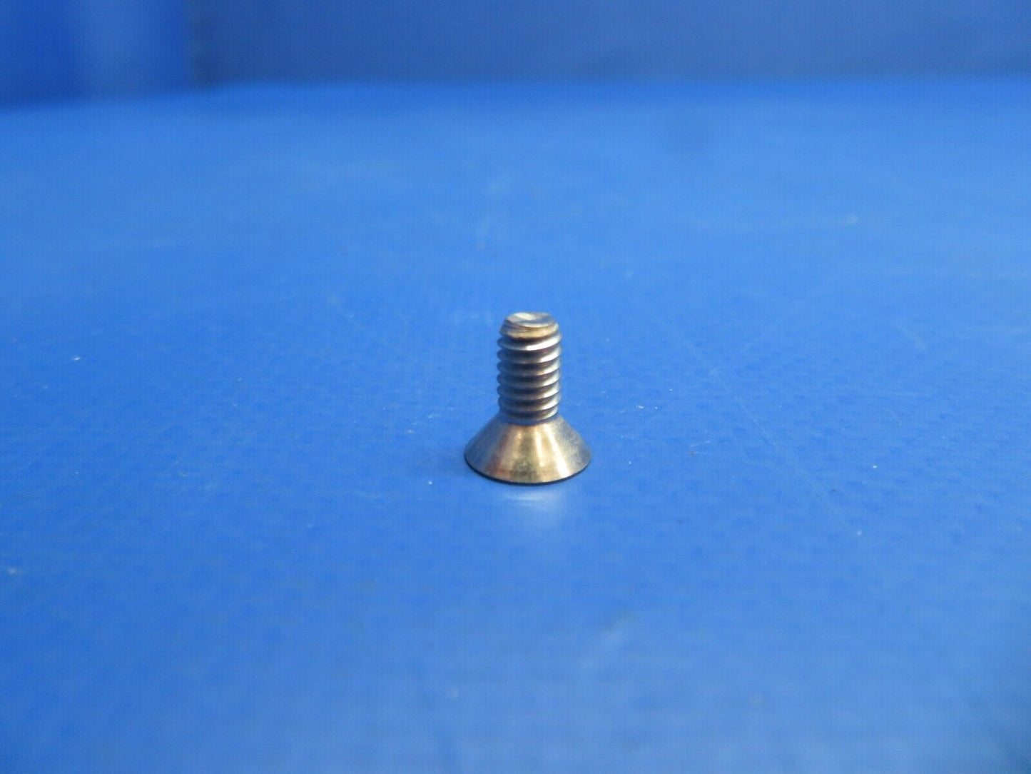 McCauley Propeller Screw LOT OF 25 w/ 8130 NOS (0323-671)