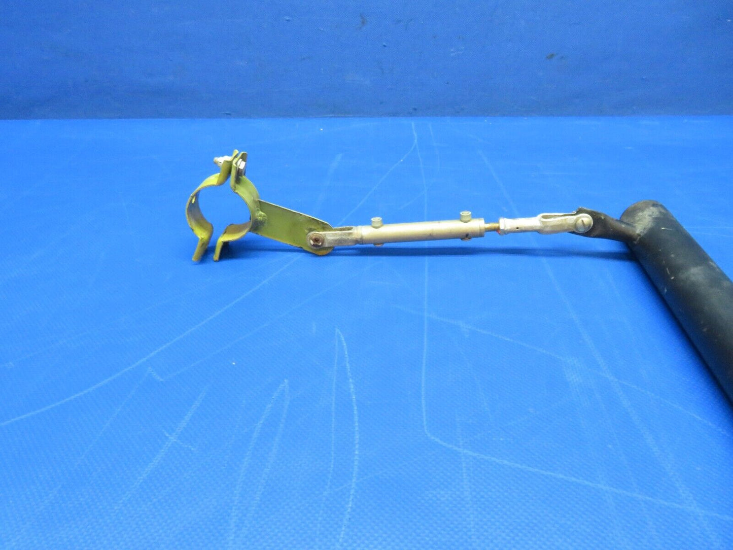 Grumman Yankee Trainer AA-1B Flap Torque Tube Assy w/ Link 604057-501 (0224-107)