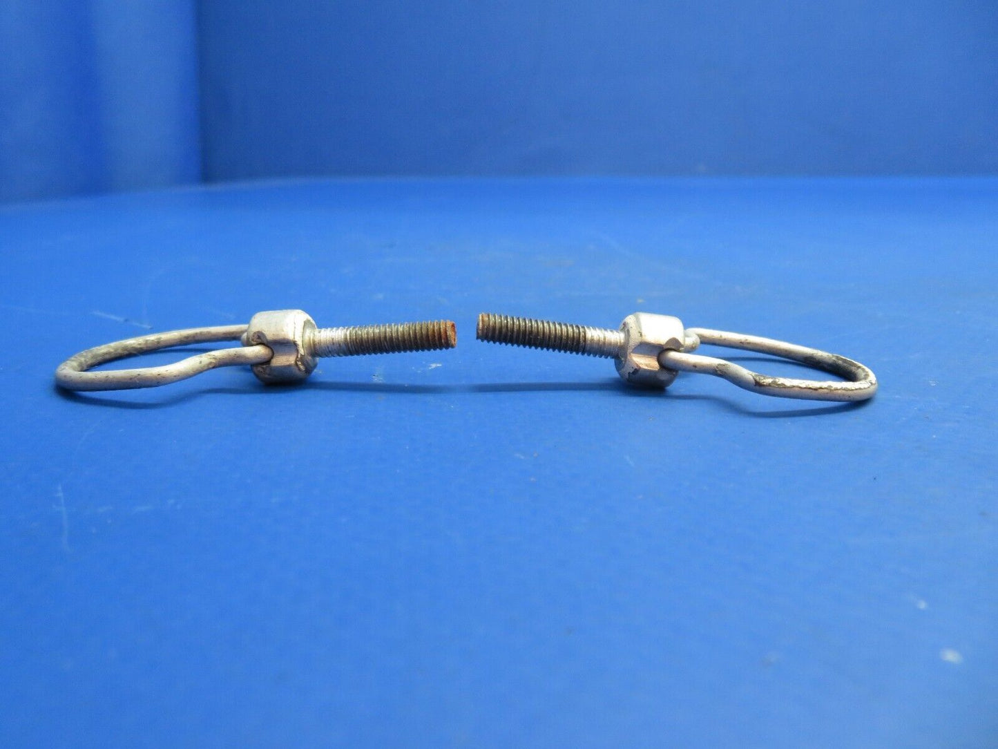 Cessna 310 Hook Assy Coat Hanger P/N 0511186, 487-629 LOT OF 2 (1122-752)