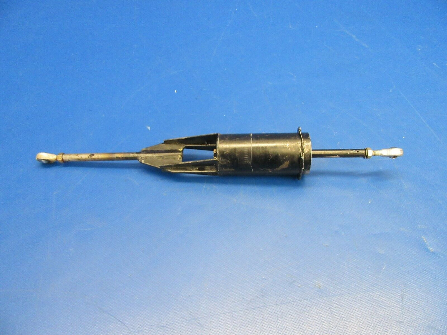 Piper PA-34-200T Seneca II Bungee Nose Wheel P/N 78543-00 78543-000 (1119-107)