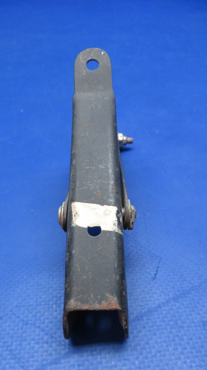 Piper PA-25 Latch Assy FWD Distributor Attachment P/N 61781-00 (0523-131)