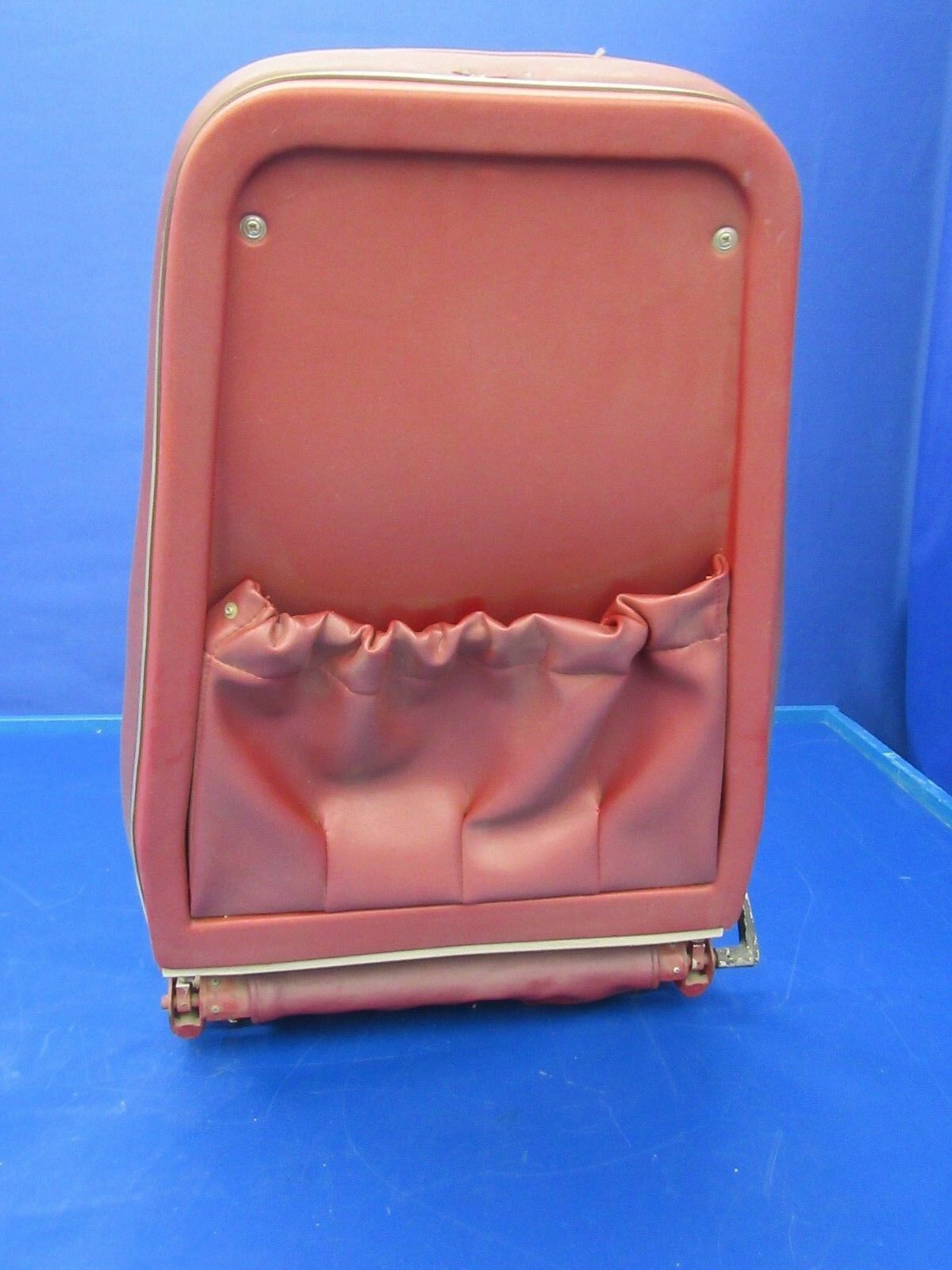 Piper PA-32 Cherokee Six Center Seat Red Leather / Gray Upholstery (0418-196)