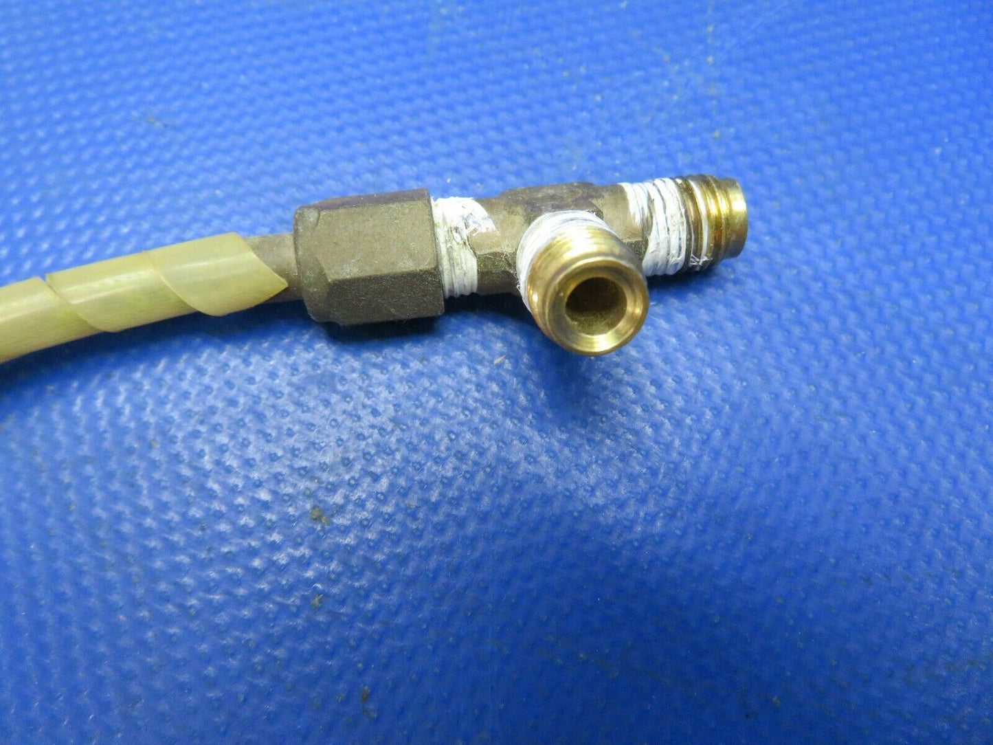Cessna Oxygen Outlet Valves w/ Lines P/N C166006-0109 LOT (0821-831)