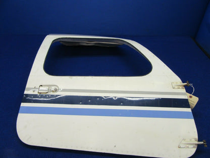 Piper PA-32-300 Cabin Door FWD NO KEY NO GLASS 68185-00, 68185-000 (1121-543)