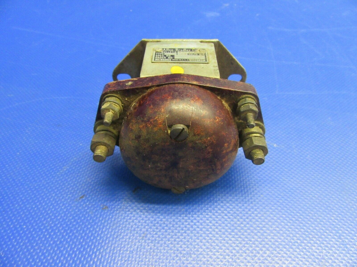 Allen Bradley Motor Starter Relay 24V P/N X89309 (0821-617)