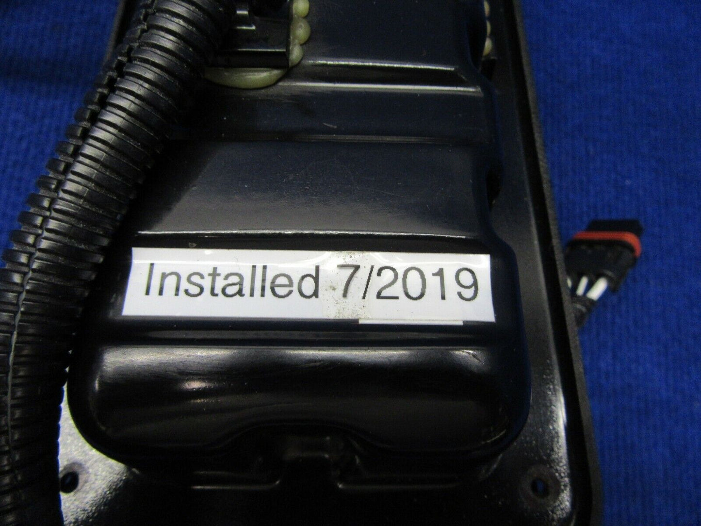 Cirrus SR-22 Battery #2 Enclosure w/ Relay P/N 14218-001, 14270-004 (0122-352)