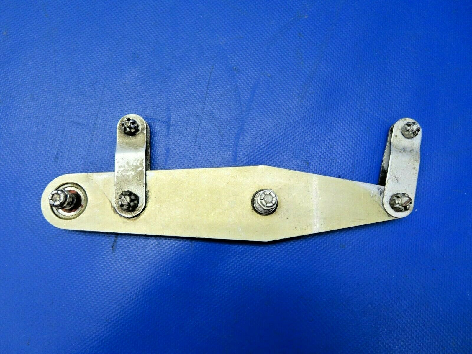 Cessna 182 / 182D Bellcrank Assy Elevator Rear P/N 0761202-50 (0821-810)