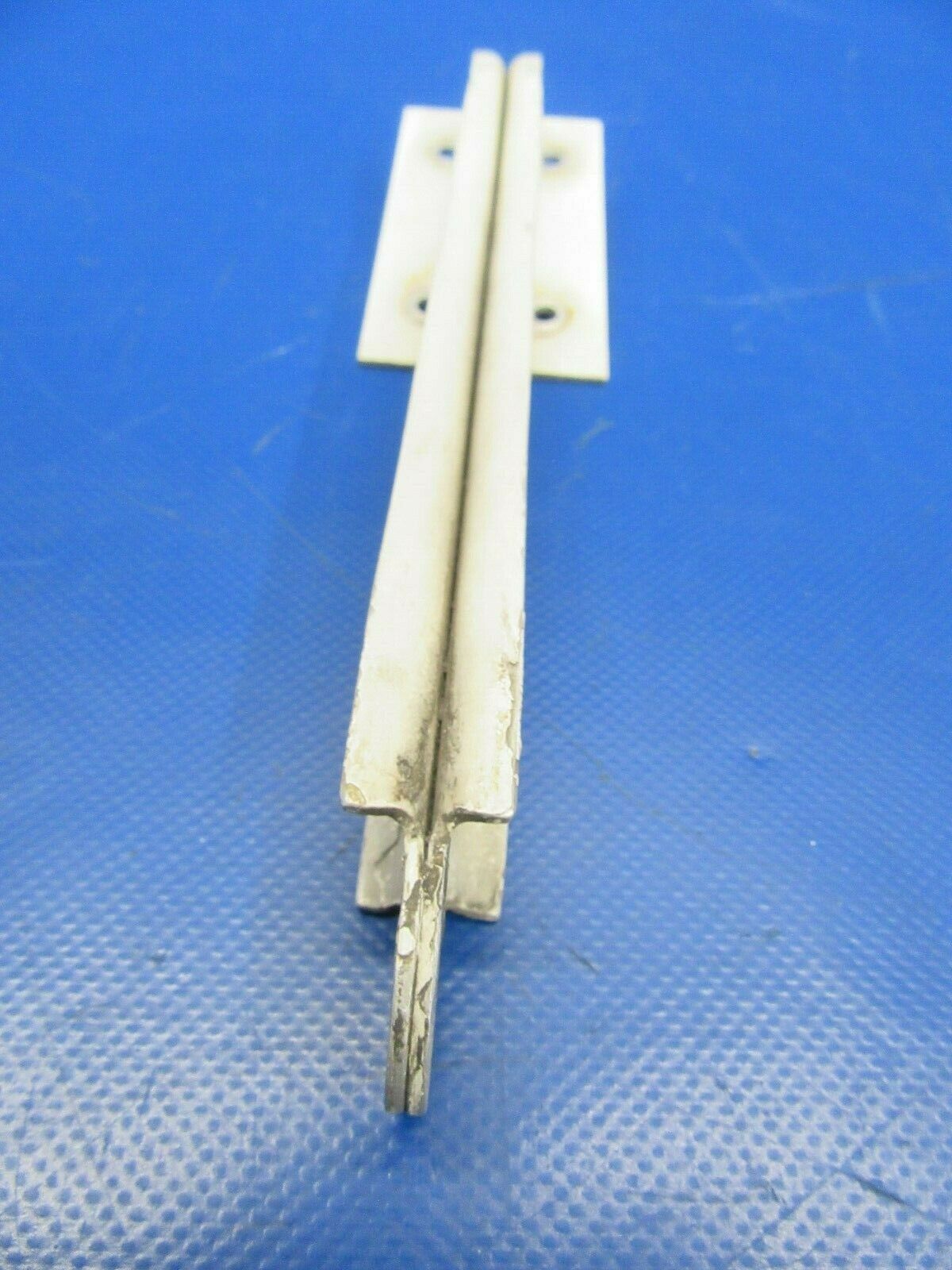 Beech Sierra B-24R Horn Assy Trim Tab Stabilator 169-620001-39 (0719-164)