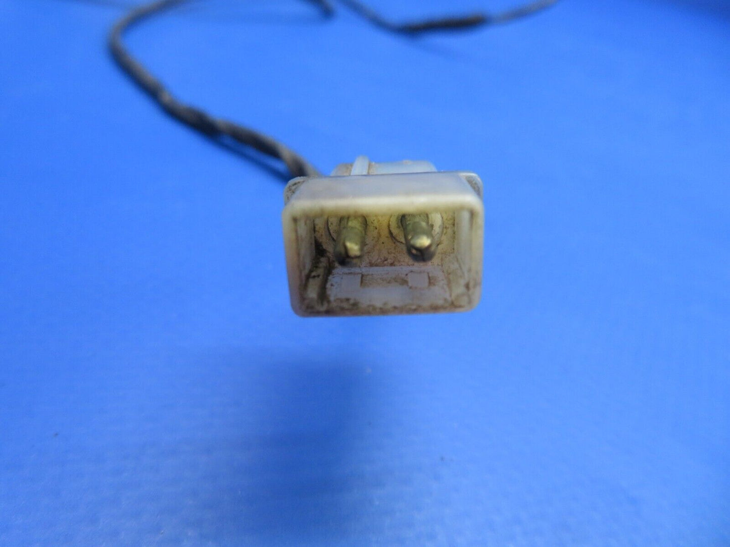 Beech Baron 58P Whelen Tail Strobe Assy - No Lens P/N 01-0750139-00 (0223-562)