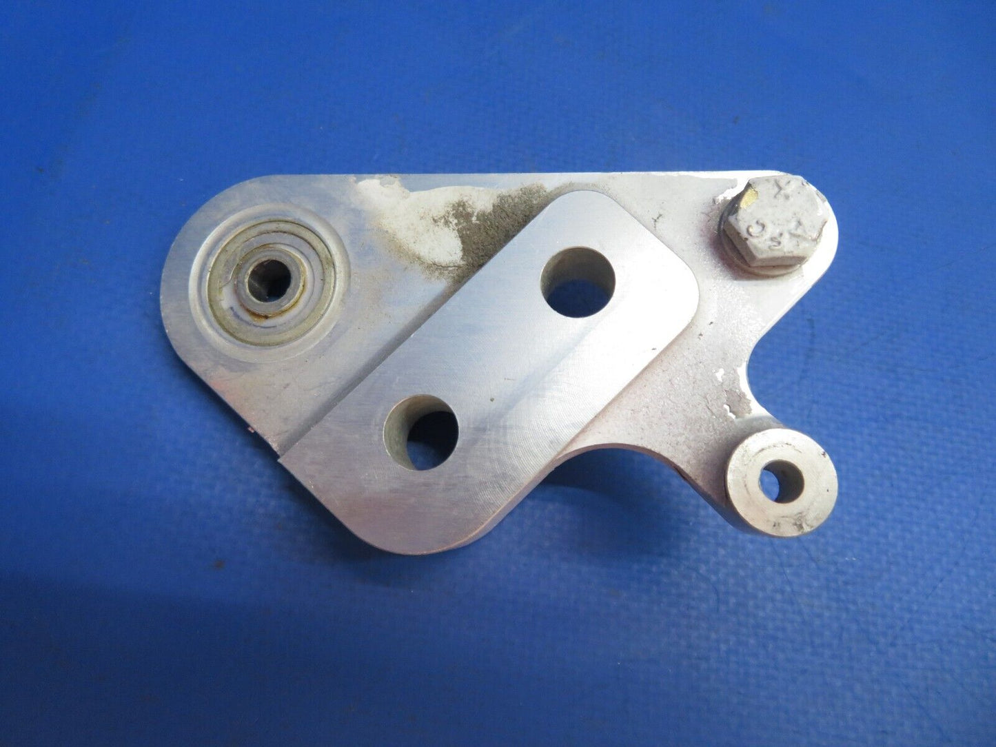 Cirrus SR-22 AFT Elevator Bellcrank Assy P/N 14908-001 (0323-572)